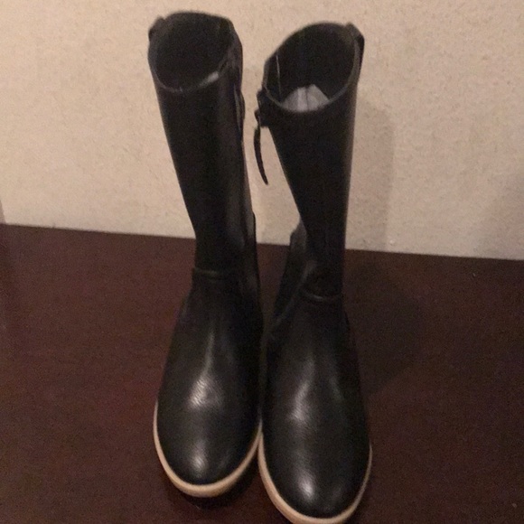 Cat & Jack Other - Girls new boots black size 1